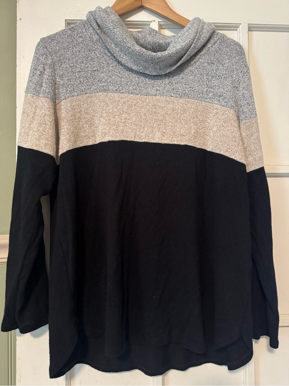 Cozy Colorblock Cowl Neck Women's Plush Pullover  - Gray, Cream & Black